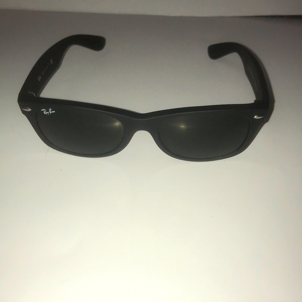 Ray bands sun glasses mint condition